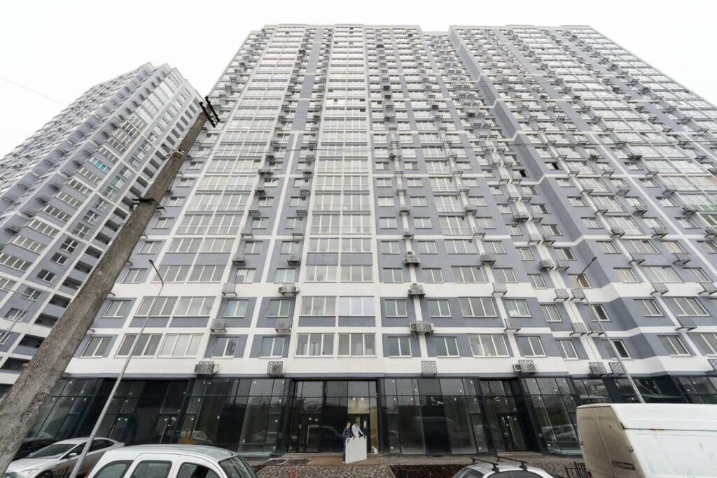 Современные Апартаменты Метро Харьковская Генератор В Доме Kyiv Exterior photo